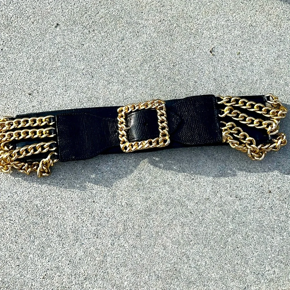 R.J Graziano black leather & gold chain wide belt in very good vintage condition